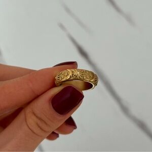 Unique Vintage Gold Floral Ring